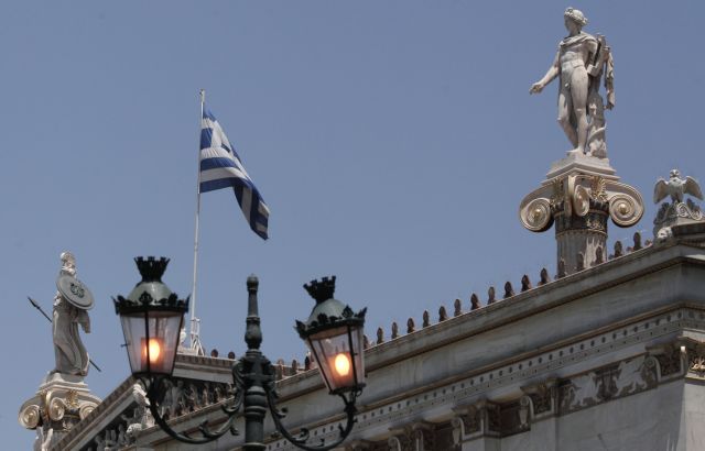 Πιθανό GRexit θα οδηγήσει σε συνολική υποβάθμιση της Ευρωζώνης, προειδοποιεί η Moody’s